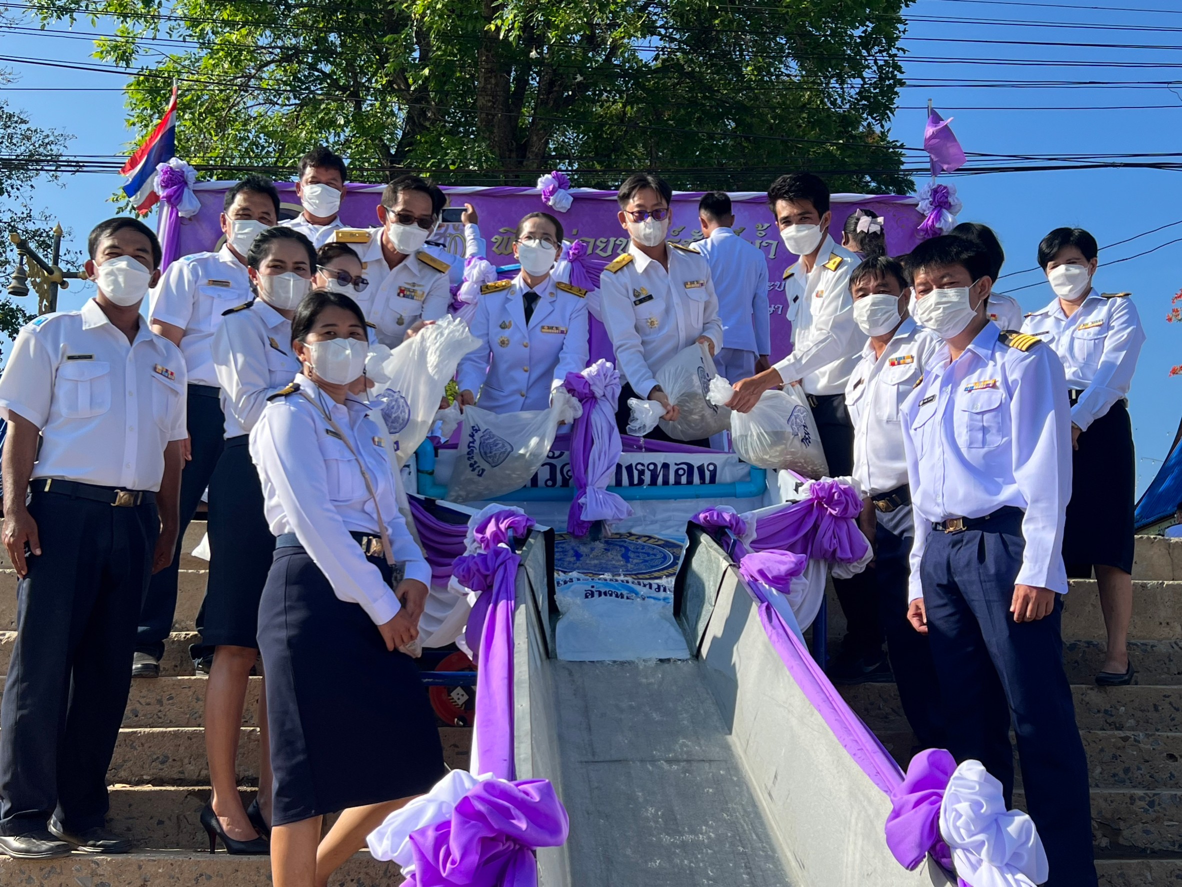 ร่วมพิธีทำบุญตักบาตรถวายพระราชกุศล และพิธีปล่อยพันธุ์สัตว์น้ำเพื่อเฉลิมพระเกียรติ เพื่อเฉลิมพระเกียรติสมเด็จพระนางเจ้าฯ พระบรมราชินี เนื่องในโอกาสวันเฉลิมพระชนมพรรษา 3 มิถุนายน 2566..คลิก