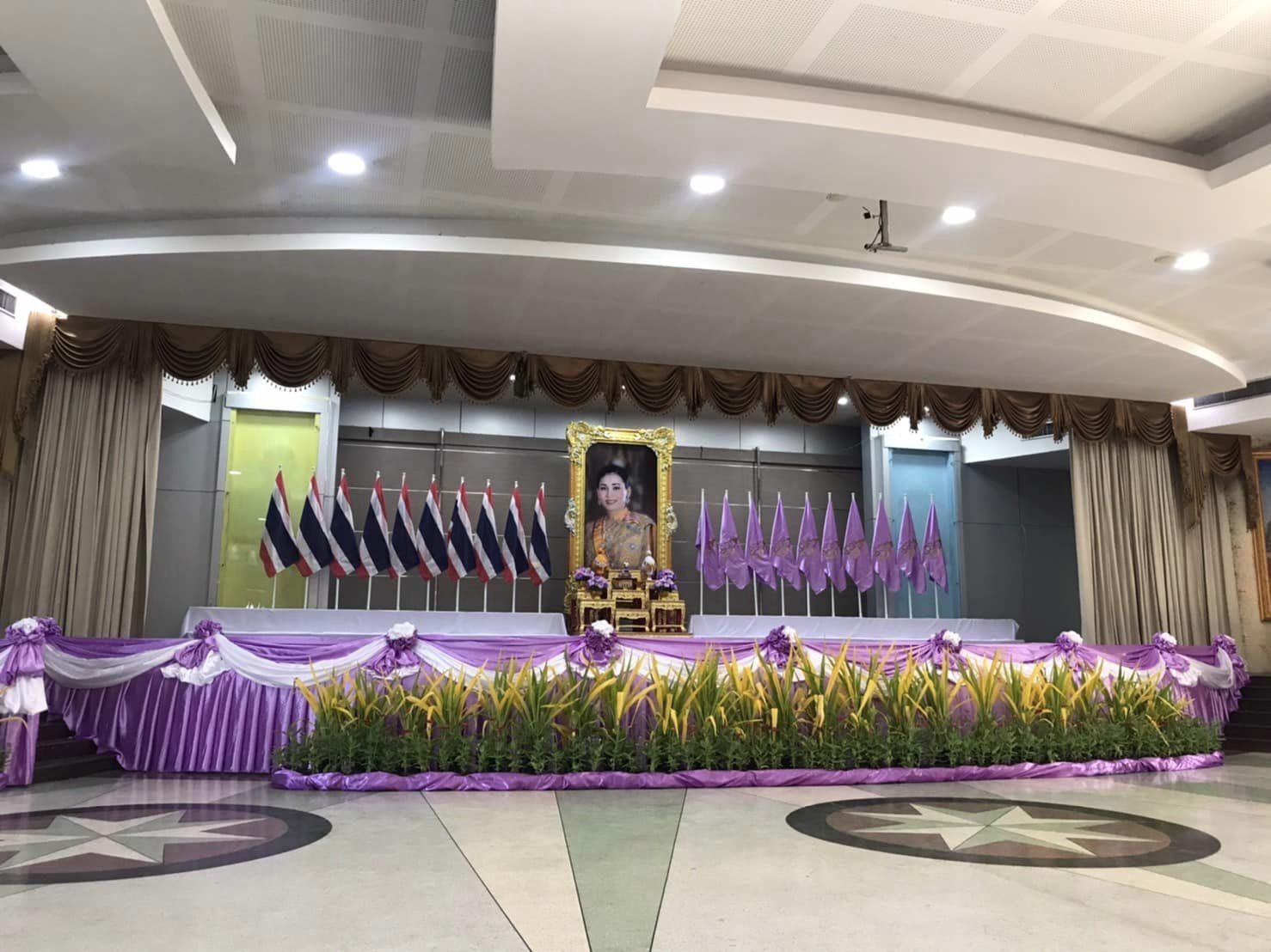 พิธีทำบุญตักบาตรถวายพระราชกุศล