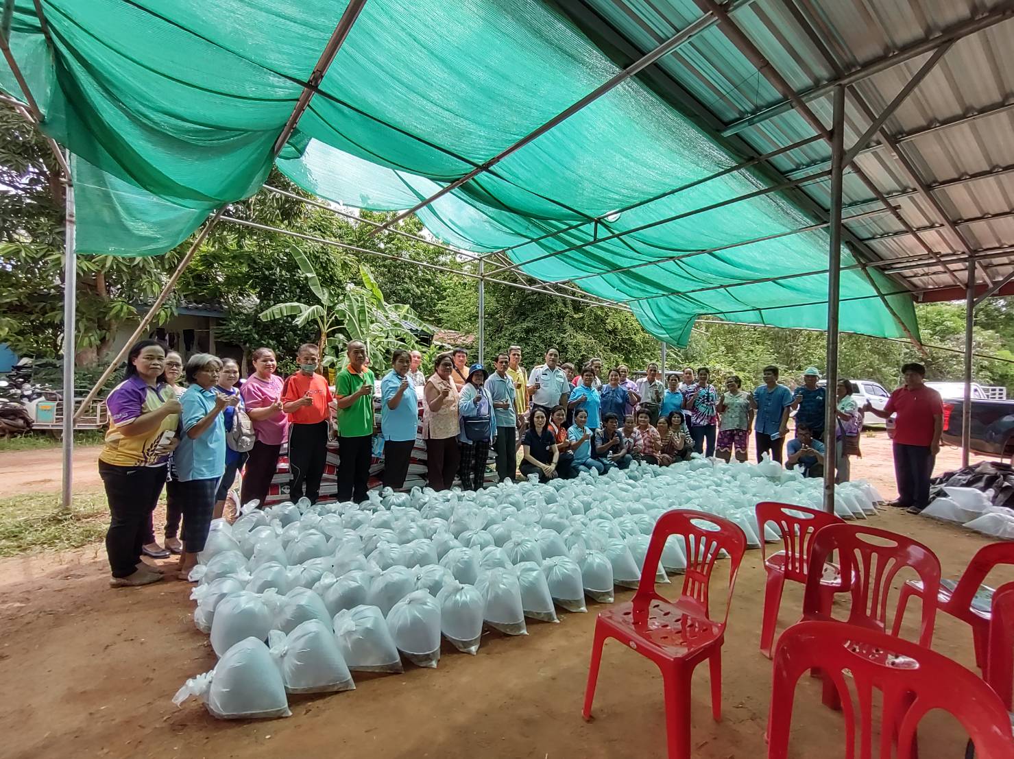 ดำเนินการถ่ายทอดความรู้หลักสูตรการเพาะเลี้ยงสัตว์น้ำตามหลักปรัชญาเศรษฐกิจพอเพียง..คลิก