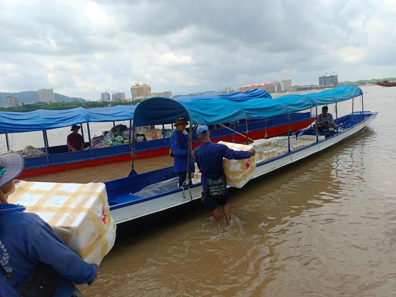 ตรวจสอบสินค้าประมงส่งออก..คลิก