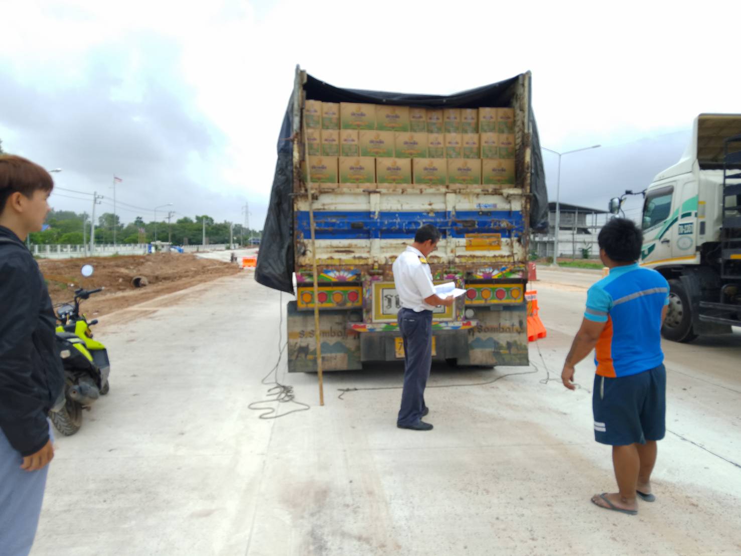 ตรวจสอบสินค้าประมง ส่งออกไปยัง สปป.ลาว..คลิก