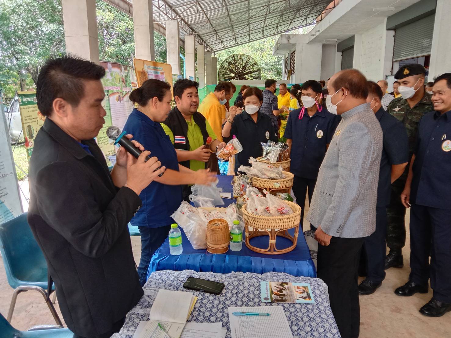ร่วมโครงการคลินิกเกษตรเคลื่อนที่ในพระราชานุเคราะห์สมเด็จพระบรมโอรสาธิราชฯ สยามมกุฎราชกุมาร..คลิก