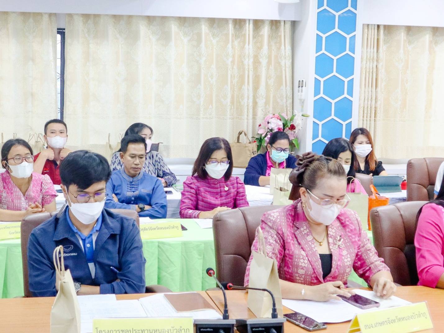 วันที่ 13 มิถุนายน 2566  นายบุญหลาย กุลนารัตน์ ประมงจังหวัดหนองบัวลำภู มอบหมายให้นางถนอมขวัญ นอศรี หัวหน้ากลุ่มบริหารและยุทธศาสตร์ ร่วมประชุมประชุมคณะทำงานเร่งรัดติดตามการใช้จ่ายงบประมาณจังหวัดหนองบัวลำภู ประจำปีงบประมาณ พ.ศ 2566 ครั้งที่ 2/2566