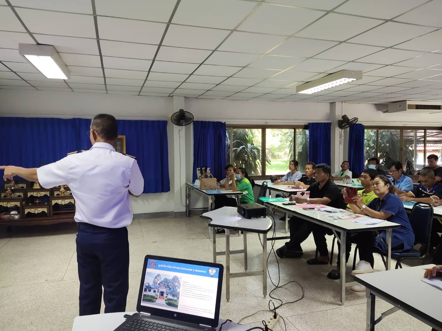 วิทยากรการฝึกอบรมหลักสูตร การเพาะเลี้ยงสัตว์ชนิดที่ใกล้สูญพันธุ์เพื่อการส่งออก..คลิก