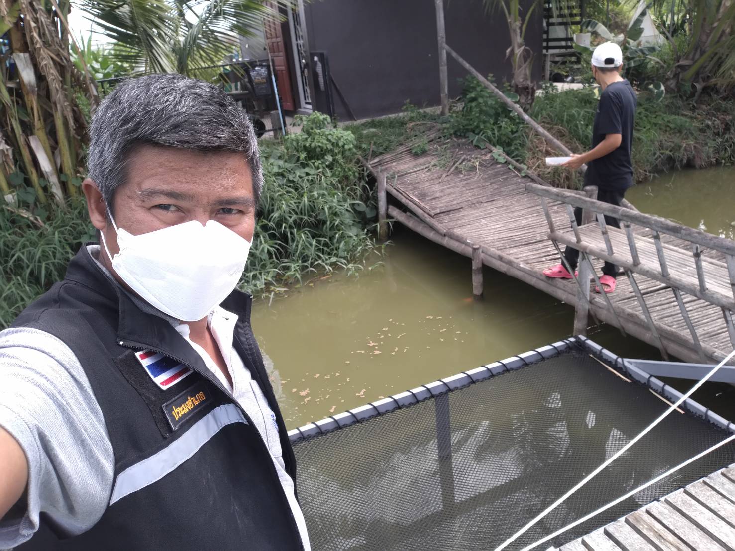 (อ.ไทรน้อย) ลงพื้นที่ให้คำแนะนำการเลี้ยงปลาคาร์ฟในบ่อดิน..คลิก