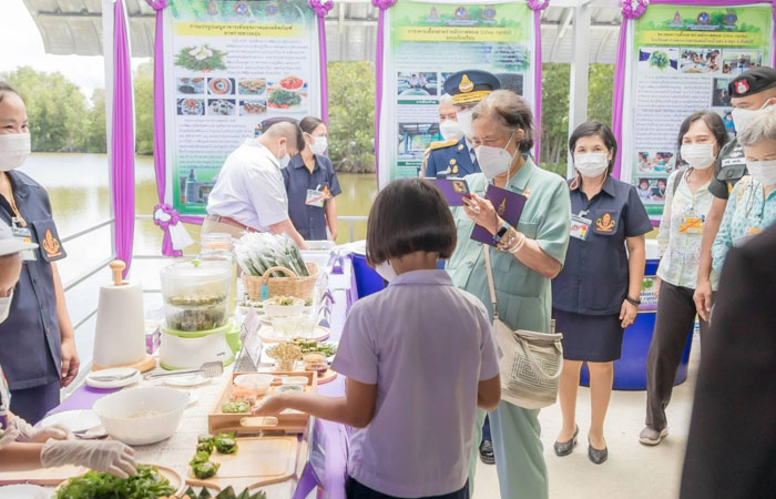 ศูนย์ฯ คุ้งกระเบน ขยายผลองค์ความรู้ และสนับสนุนปัจจัยการผลิต “โครงการเกษตรเพื่ออาหารกลางวันตามพระราชดำริ” เพื่อพัฒนาคุณภาพชีวิตเด็กและเยาวชนในถิ่นทุรกันดาร โรงเรียนตำรวจตระเวนชายแดนบ้านน้ำแดง อ.ขลุง จ.จันทบุรี..คลิก