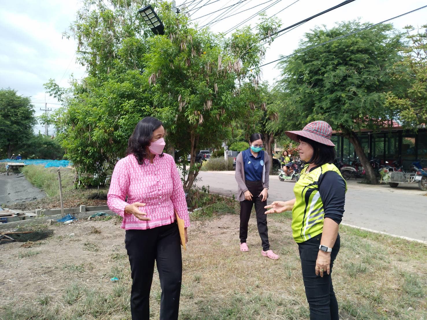 ลงพื้นอำเภอบางแพให้คำแนะนำกลุ่มเกษตรกร เพื่อจัดตั้งองค์กรชุมชนประมงท้องถิ่น