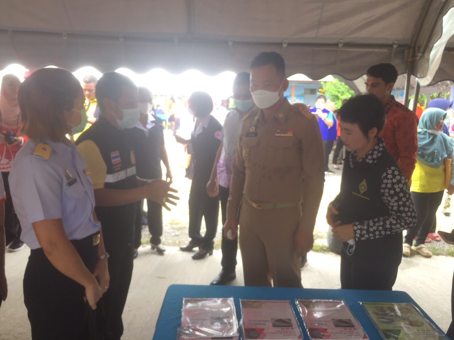 สำนักงานประมงจังหวัดสตูล เข้าร่วมออกหน่วยบำบัดทุกข์ บำรุงสุข สร้างรอยยิ้มให้ประชาชน ณ โรงเรียนบ้านดาหลำ หมู่ที่ 5 ตำบลเขาขาว อำเภอละงู จังหวัดสตูล