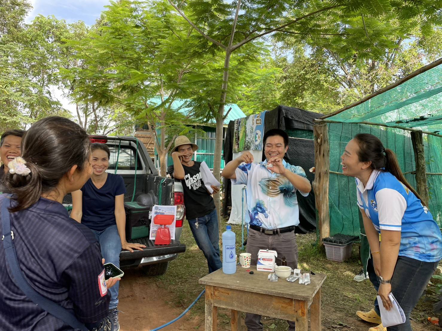 วันที่ 19 กันยายน 2566 เวลา 13.00 น. นายสมภาร วังคีรี ประมงอำเภอเมืองหนองบัวลำภู บูรณาการ Young Smart Farmer อำเภอเมืองหนองบัวลำภู ที่มีความสนใจเพาะพันธุ์ปลาตะเพียนขาว โดยใช้ชุดเพาะพันธุปลาเคลื่อนที่ (Mobile Hatchery)