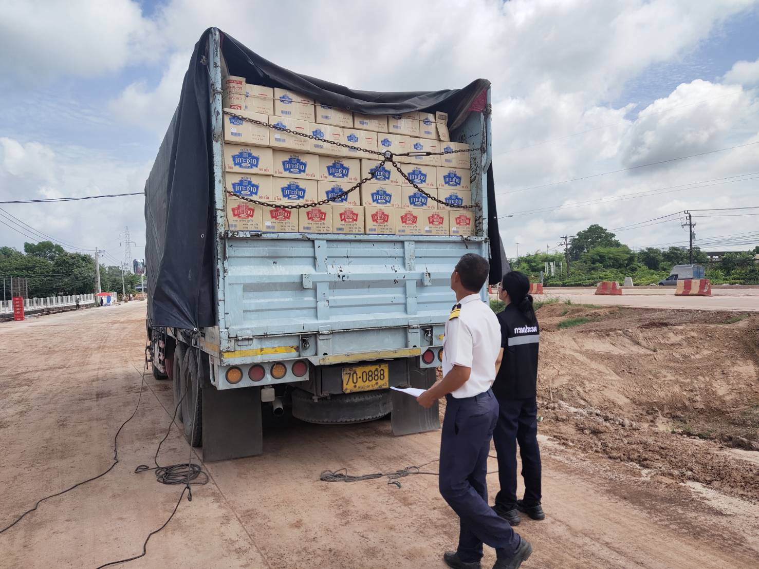 ตรวจสอบสินค้าประมง ส่งออกไปยัง สปป.ลาว..คลิก