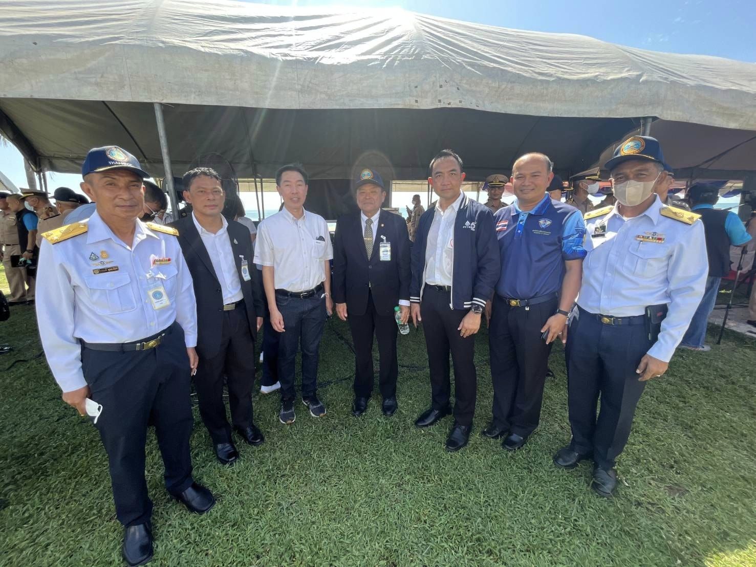 นายบัญชา  สุขแก้ว รองอธิบดีกรมประมง เข้าร่วมรับชมการฝึกการค้นหาและช่วยเหลือผู้ประสบภัยทางทะเล (SAR) /การขจัดคราบน้ำมันในทะเล (Oil spill) โดยเครื่องบินลำเลียงแบบที่ 2 (บ.ลล.2 )..คลิก
