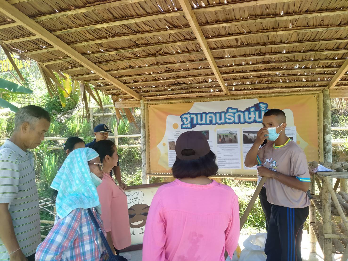 ร่วมกิจกรรมแปลงเรียนรู้ด้านการเกษตรตามโครงการแก้ไขปัญหาความเดือดร้อนของประชาชนในพื้นที่อำเภอเบตง..คลิก