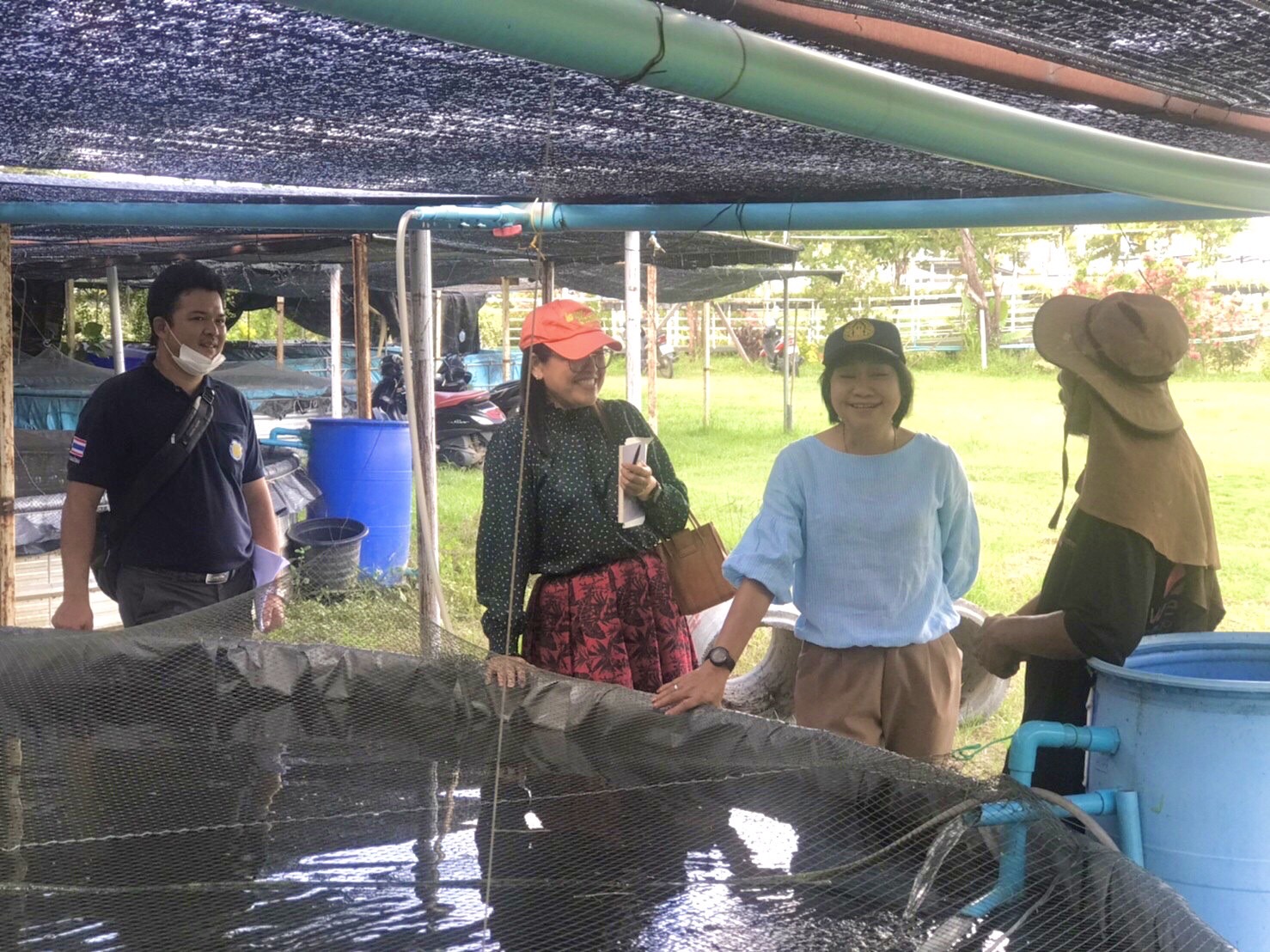 ติดตามการเลี้ยงปลาพลวงชมพูของเกษตรกรที่เข้าร่วมโครงการพัฒนาตามศักยภาพของพื้นที่กิจกรรมเสริมสร้างความเข้มแข็งเศรษฐกิจฐานราก