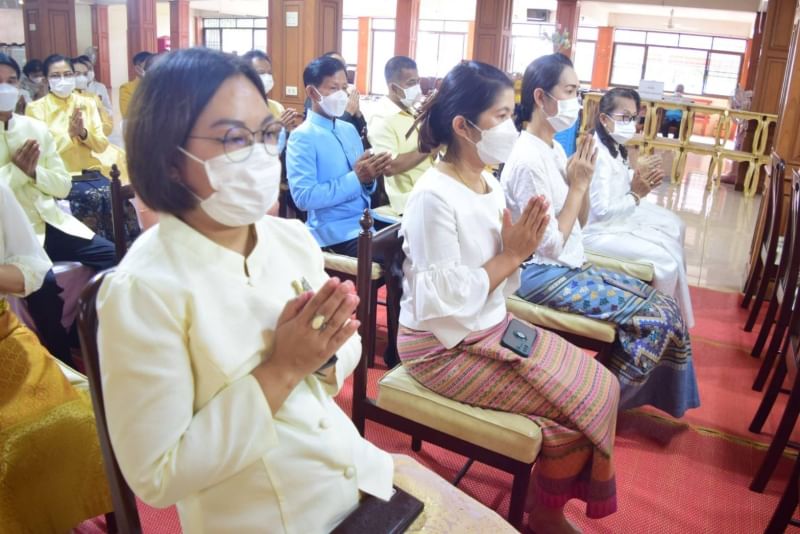 เข้าร่วมพิธีทำบุญตักบาตร ถวายเป็นพระกุศลและถวายพระพรแด่สมเด็จพระอริยวงศาคตญาณ (อมฺพรมหาเถร)..คลิก