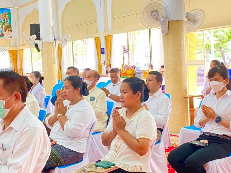 ประมงอำเภอชุมแสง  ร่วมกิจกรรมทำบุญ ตักบาตร (อาหารแห้ง) เพื่อถวายเป็นพระราชกุศลในโอกาสฉลองพระชนมายุ ครบ 8 รอบ..คลิก