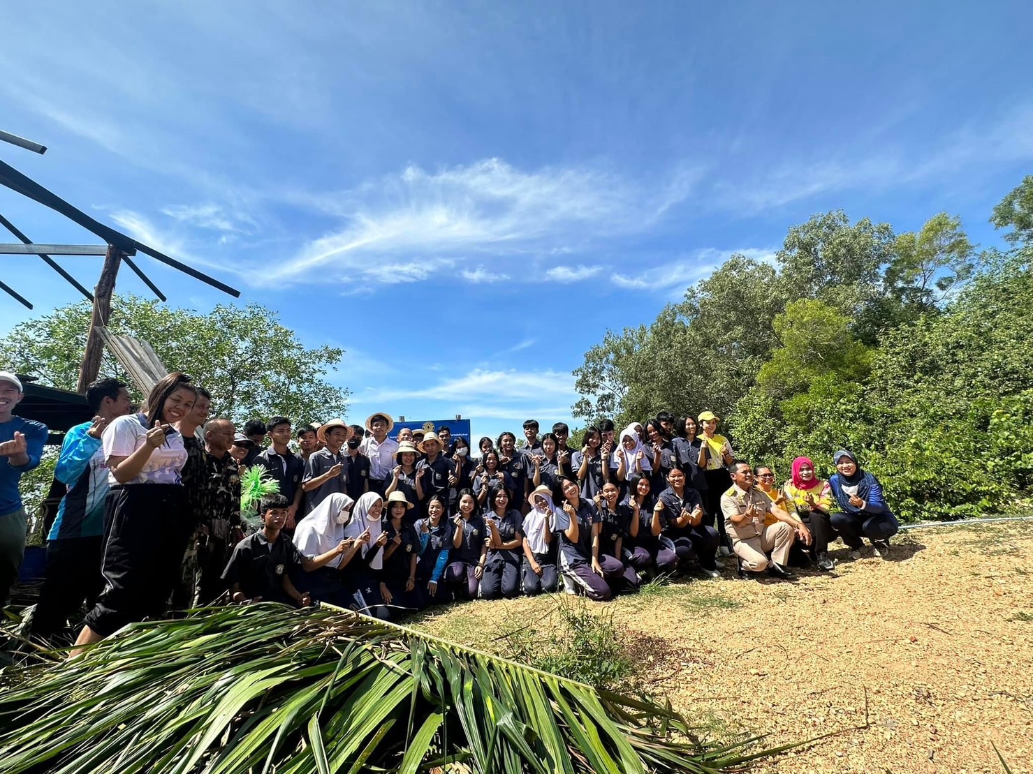 ประมงอำเภอปากพะยูน ร่วมกับองค์กรชุมชนประมงท้องถิ่น บ้านน้ำบ่อหมาก จัดทำโครงการเด็กและเยาวชนคนรุ่นใหม่หัวอาสา  ร่วมสร้างบ้านปลาอนุรักษ์สิ่งแวดล้อม..คลิก