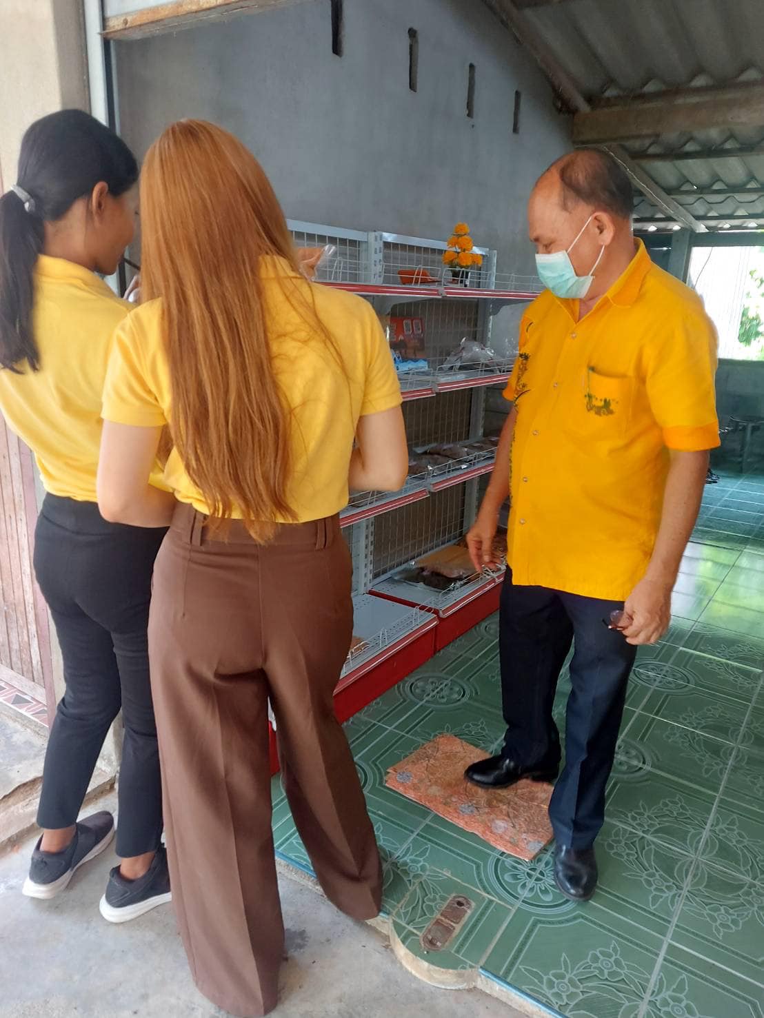 สำนักงานประมงจังหวัดสตูล ลงพื้นที่ตรวจเยี่ยมศูนย์จำหน่ายสินค้าแปรรูปอาหารทะเล ตามโครงการ Firsherman  Market & Shop สาขา 1 เขตพื้นที่ตำบลขอนคลาน และสาขา 2 เขตพื้นที่ตำบลทุ่งหว้า อำเภอทุ่งหว้า จังหวัดสตูล..คลิก