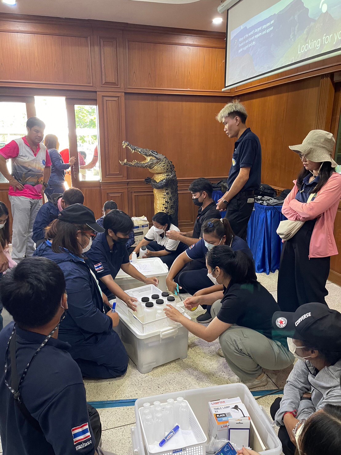 เข้าร่วมประชุมชี้แจงติดตามงานตามแผนปฏิบัติการป้องกันแก้ไขผลกระทบสิ่งแวดล้อมและแผนติดตามตรวจสอบผลกระทบสิ่งแวดล้อม..คลิก