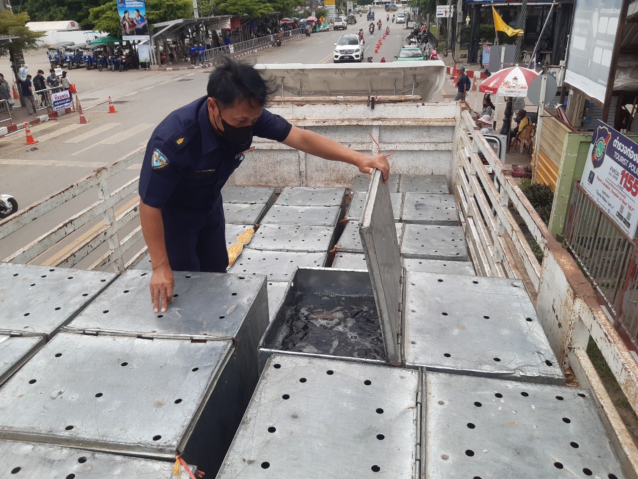 ตรวจสินค้าประมงที่นำเข้า ส่งออก ทางจุดผ่านแดนถาวรบ้านคลองลึก..คลิก