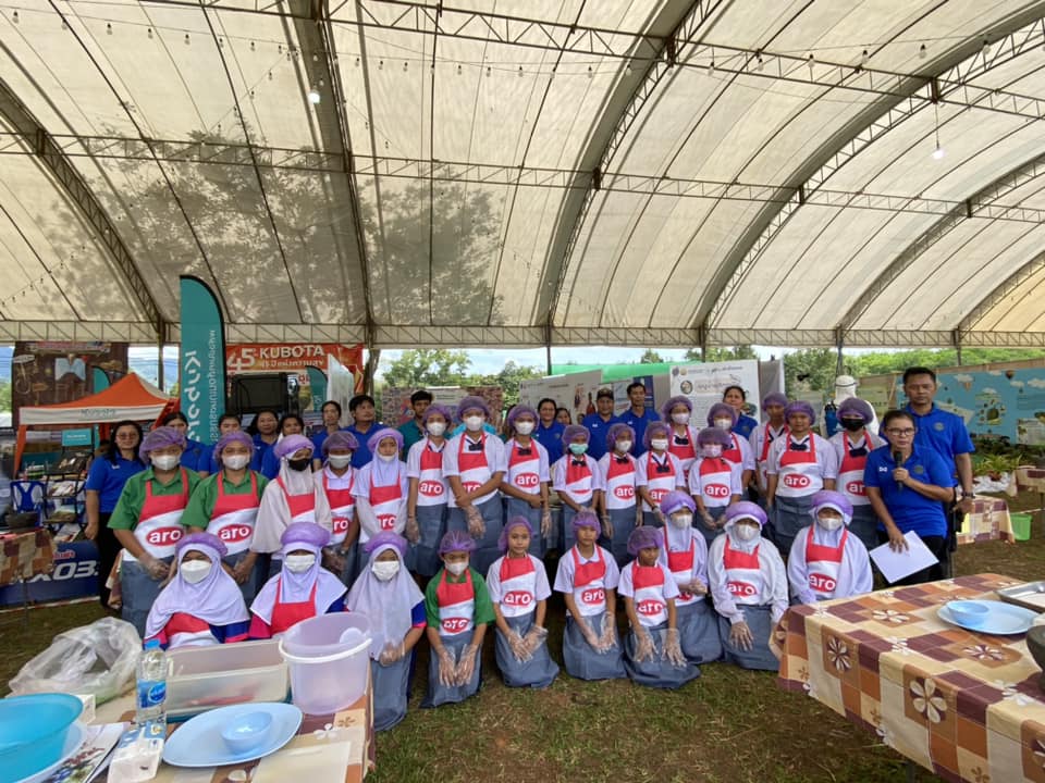 สำนักงานประมงจังหวัดระนอง ได้ดำเนินการ จัดการแข่งขันการทำน้ำพริกกะปิ  และการประกวดกะปิ ของดีเมืองระนอง ในงานเทศกาลบอลลูน เล่นว่าว และงานเกษตรแฟร์จังหวัดระนอง ระหว่างวันที่ 23-27 มิถุนายน ประจำปี 2566..คลิก