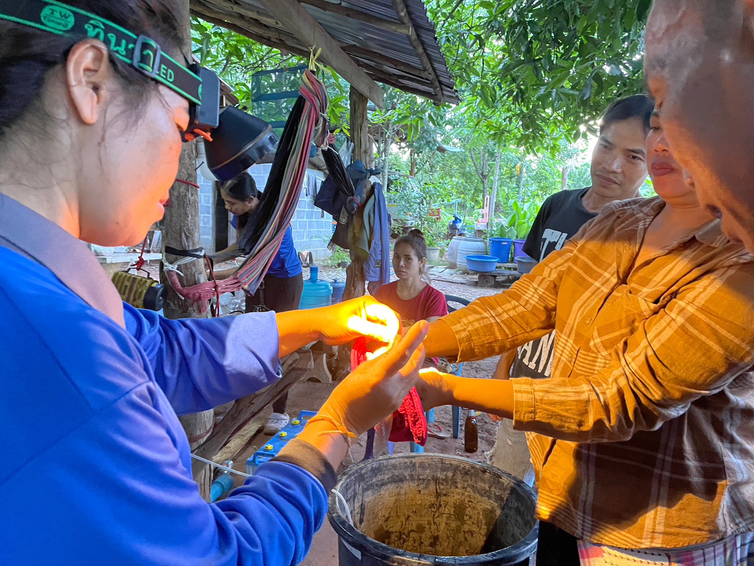 วันที่  4 กรกฎาคม 2566  Young Smart Farmer ขยายเครือข่ายหลังจากนายสมภาร วังคีรี ประมงอำเภอเมืองหนองบัวลำภูฝึกอบรมให้ได้ช่วยกันนำไปเพาะพันธุ์เองในเขตตำบลป่าไม้งาม อำเภอเมืองหนองบัวลำภู ในการเพาะพันธุ์ปลาตะเพียนขาว ด้วยชุดเพาะปลาเคลื่อนที่ (Mobile Hatchery)..คลิก