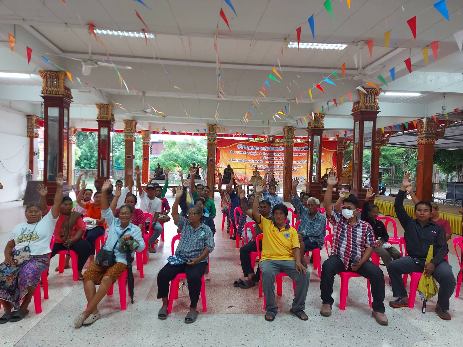 ประมงอำเภอปักธงชัยจัดเวทีประชาคมหมู่บ้านเพื่อพิจารณาเขตพื้นที่รักษาพันธุ์สัตว์น้ำ คลองลำพระเพลิง ตำบลตูม อำเภอปักธงชัย..คลิก