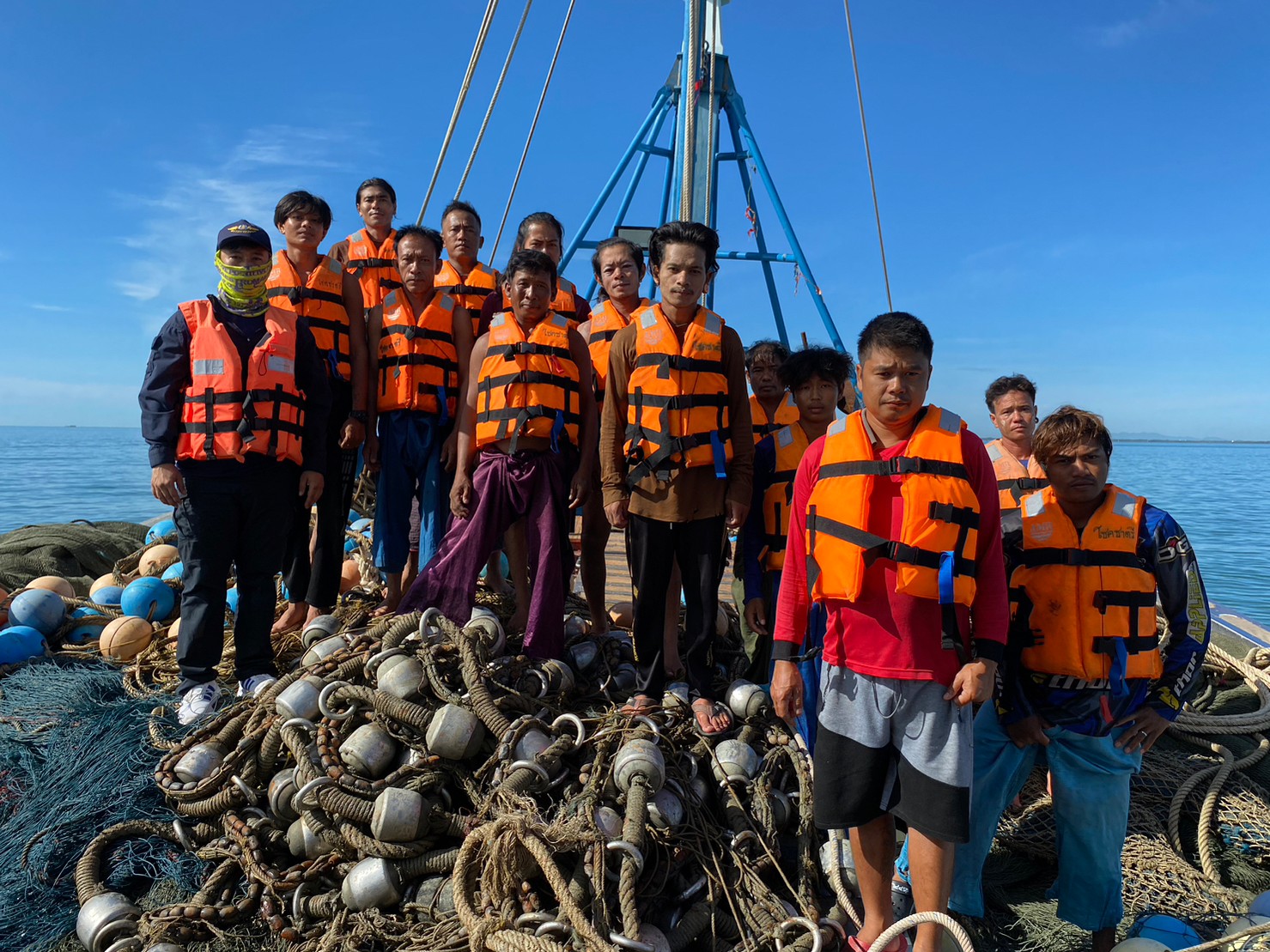 ออกปฏิบัติงานควบคุมเฝ้าระวังการทำการประมงในช่วงกำหนดพื้นที่และระยะเวลาฤดูสัตว์น้ำมีไข่ วางไข่ เลี้ยงตัวอ่อน..คลิก