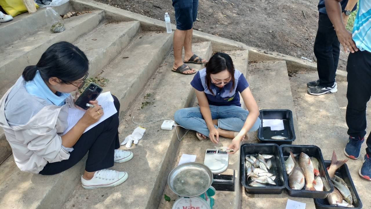 ประชุมคณะกรรมการ โครงการธนาคารสินค้าเกษตรและสมาชิกกลุ่ม(บ่อหลวงบึงอ้อ)..คลิก