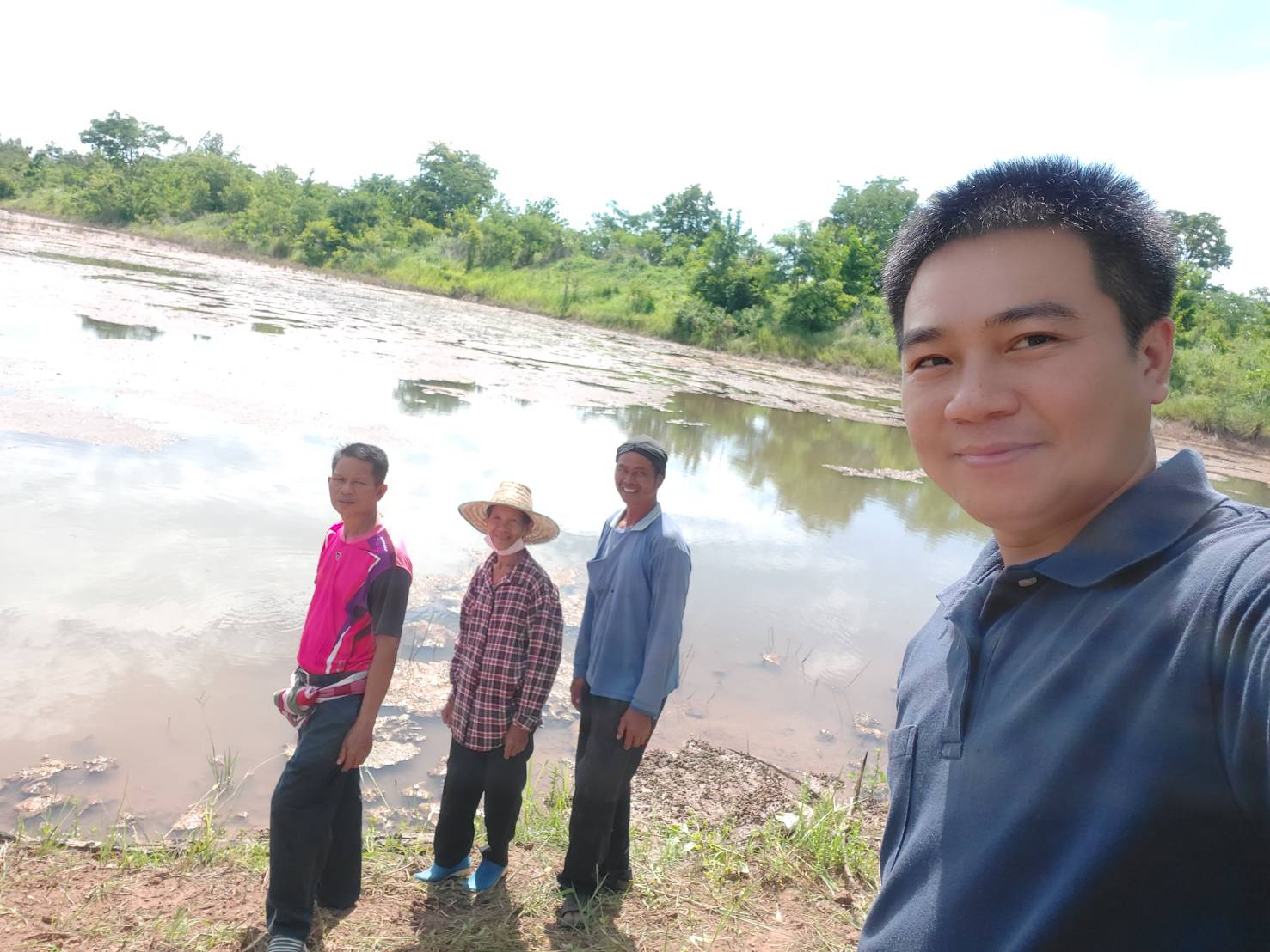 วันที่ 12 กรกฎาคม 2566  นายสมภาร วังคีรี ประมงอำเภอเมืองหนองบัวลำภู ร่วมกับเจ้าหน้าที่ศูนย์วิจัยและพัฒนาประมงน้ำจืดอุดรธานี ออกพบปะและให้คำแนะนำพร้อมปล่อยพันธุ์สัตว์น้ำโครงการเพิ่มผลผลิตสัตว์น้ำเศรษฐกิจที่มีมูลค่าสูงเพื่อสร้างรายได้..คลิก