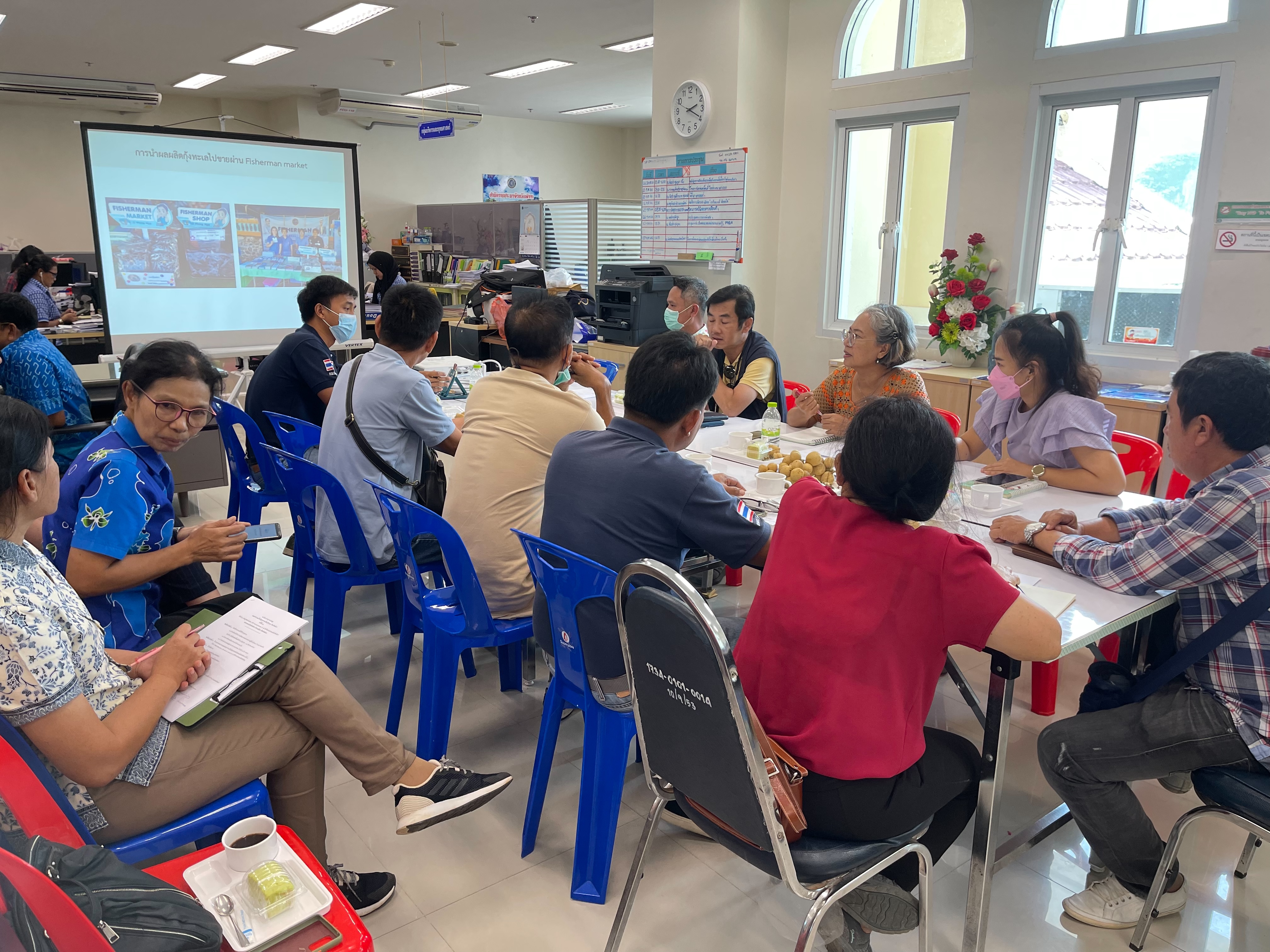 วันที่ 13 กรกฎาคม 2566 สำนักงานประมงจังหวัดพังงา โดยกลุ่มพัฒนาและส่งเสริมอาชีพการประมง จัดประชุมคณะทำงานแก้ไขปัญหาการเลี้ยงกุ้งทะเล จังหวัดพังงา ครั้งที่ 10 ณ สำนักงานประมงจังหวัดพังงา โดยมีการหารือเกี่ยวกับปัญหาอุปสรรคที่เกิดขึ้นในพื้นที่ เพื่อร่วมกันหาแนวทางแก้ไขปัญหา..คลิก