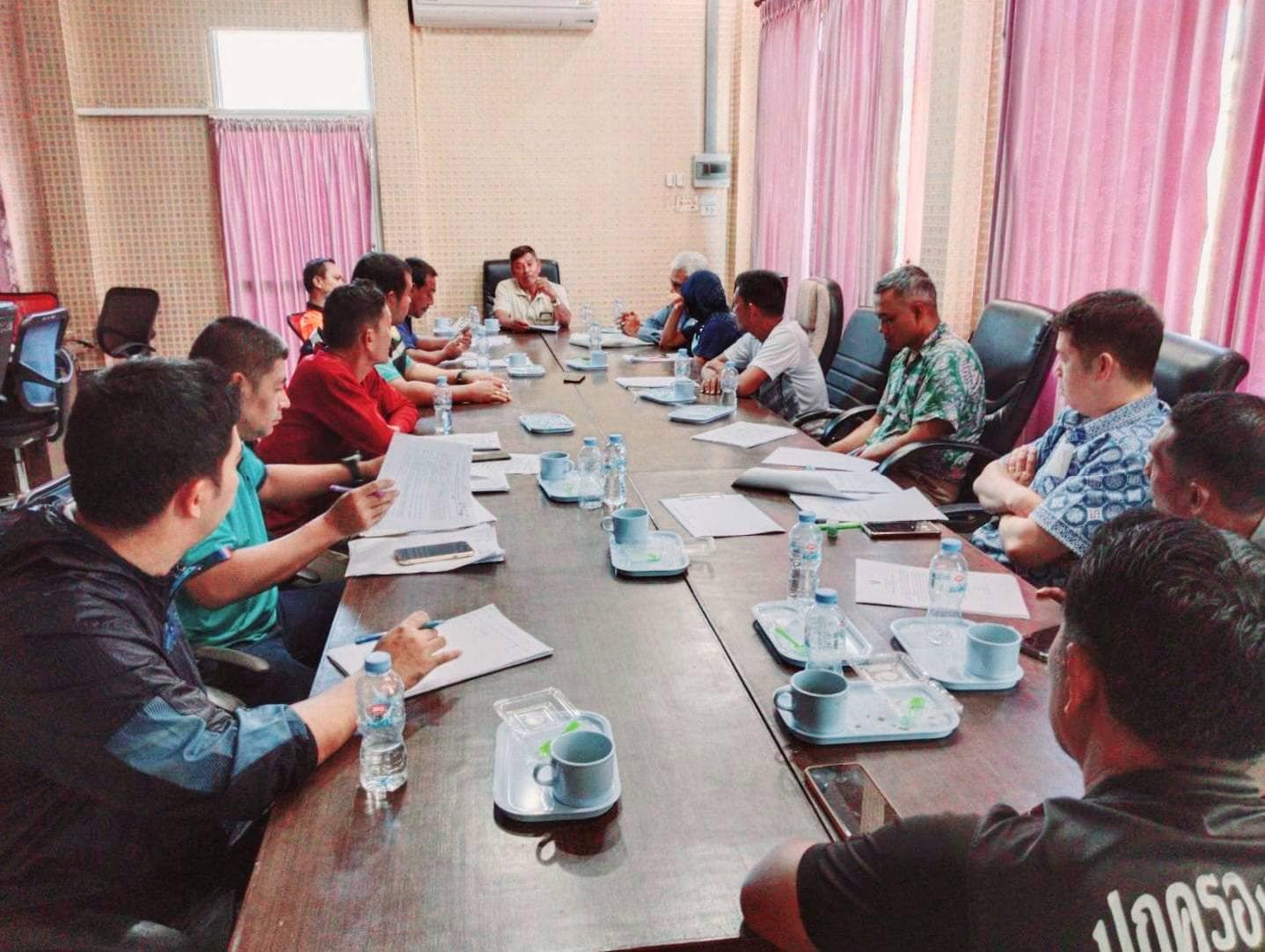 สำนักงานประมงจังหวัดสตูล เข้าร่วมประชุมคณะกรรมการช่วยเหลือประชาชนขององค์การบริหารส่วนตำบลเกาะสาหร่าย