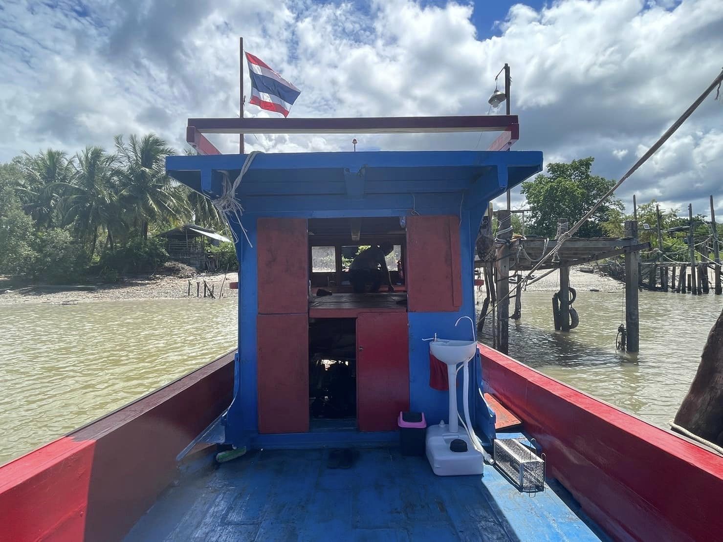 สำนักงานประมงจังหวัดสตูลลงพื้นที่ตรวจเรือประมงสำหรับจดทะเบียนเรือขนถ่ายสัตว์น้ำหรือเรือเก็บรักษาสัตว์น้ำ