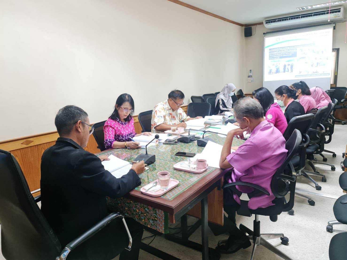 สำนักงานประมงจังหวัดสตูลเข้าร่วมประชุมคณะทำงานผู้ตัดสินใจให้การรับรองโครงการร้านอาหารวัตถุดิบปลอดภัยเลือกใช้สินค้า Q (Q restaurant) และโครงการส่งเสริมการบริโภคและใช้วัตถุดิบสินค้า Q จังหวัดสตูล ปีงบประมาณ พ.ศ. 2566