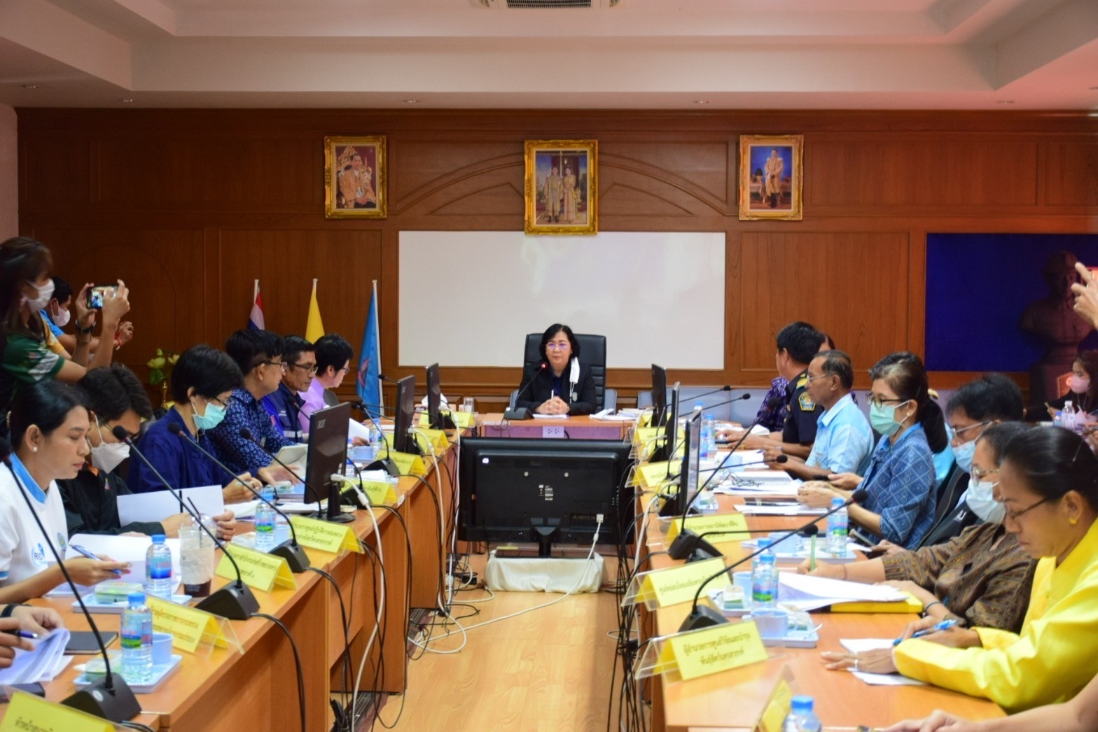 ประชุมตรวจติดตามการปฏิบัติราชการของส่วนราชการในสังกัดกระทรวงเกษตรและสหกรณ์ตามแผนการตรวจราชการและการขับเคลื่อนแบบบูรณาการ..คลิก