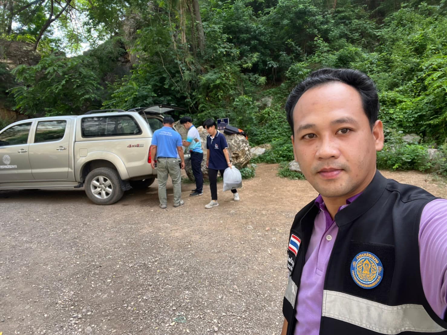 ลงพื้นที่เก็บตัวอย่างและส่งตัวอย่างปลานิล (มีชีวิต) ในแหล่งน้ำบริเวณภูผาแรด ภายในบริเวณอุทยานแห่งชาติเขางู