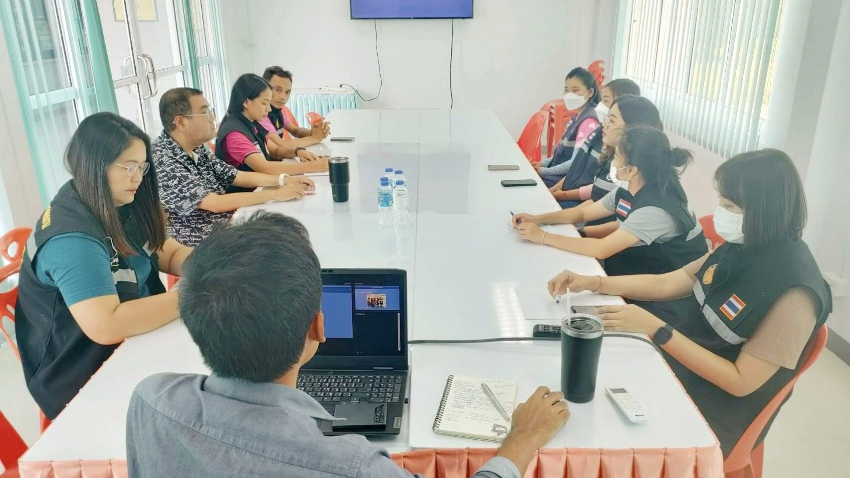 วันที่ 18 กรกฎาคม 2566 เวลา 14.00 น. : สำนักงานศูนย์ควบคุมการแจ้งเรือเข้าออกปากบารา จัดประชุมเจ้าหน้าที่ชุดสหวิชาชีพศูนย์ควบคุมการแจ้งเรือเข้าออกปากบาราประจำเดือนกรกฎาคม ณ ห้องประชุมศูนย์บริหารจัดการด่านตรวจประมงเขต 9 (สตูล)