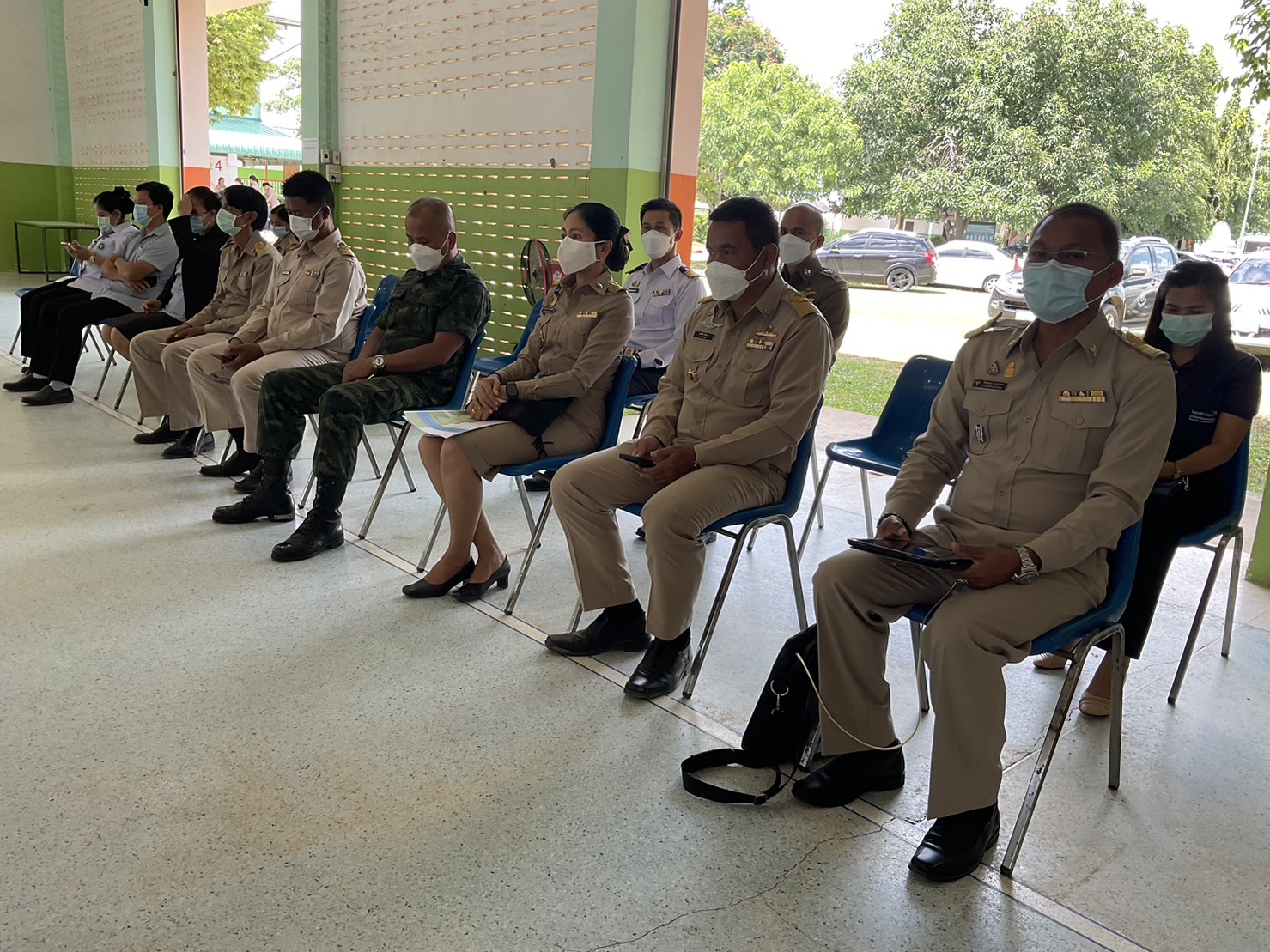 หัวหน้าด่านตรวจประมงสุรินทร์ ร่วมให้การต้อนรับพลอากาศเอก จอม รุ่งสว่าง องคมนตรี..คลิก