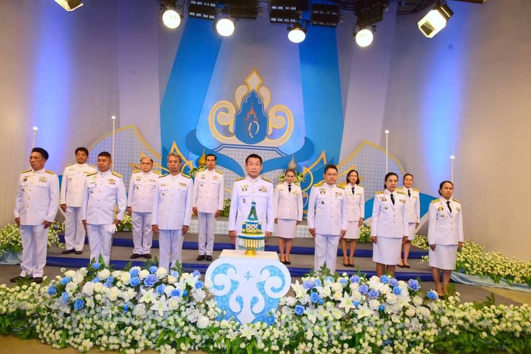 ร่วมบันทึกเทปโทรทัศน์ถวายพระพรเนื่องในโอกาสวันคล้ายวันพระราชสมภพสมเด็จพระนางเจ้าสิริกิติ์ พระบรมราชินีนาถ พระบรมราชชนนี พันปีหลวง