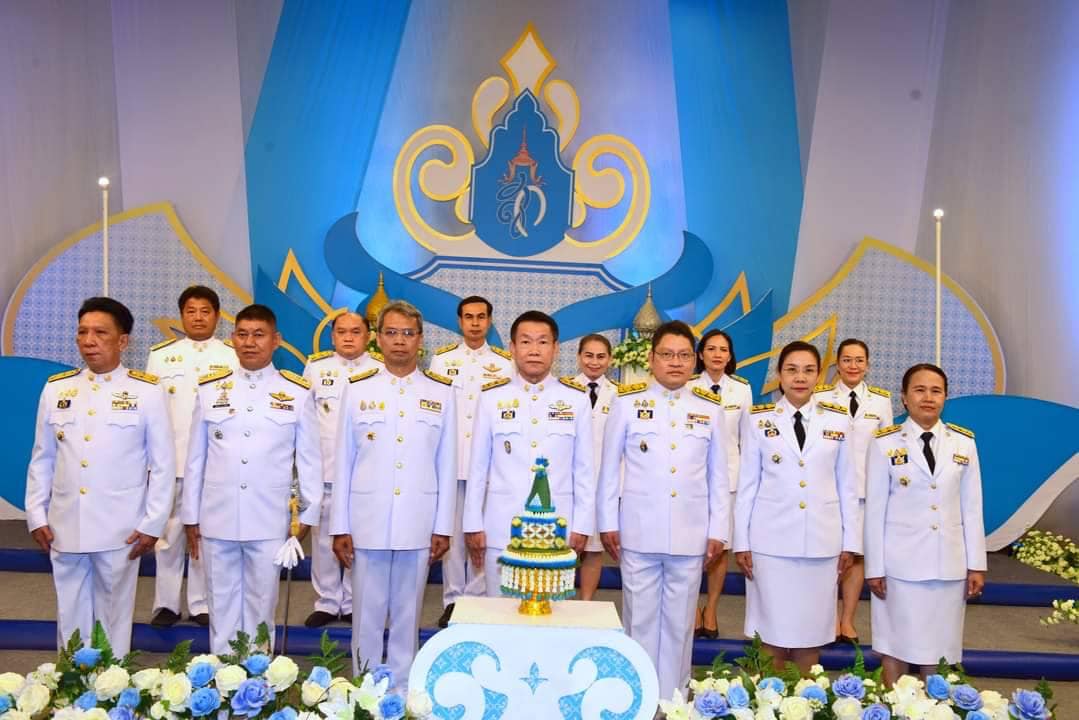 ร่วมบันทึกเทปโทรทัศน์ถวายพระพรเนื่องในโอกาสวันคล้ายวันพระราชสมภพสมเด็จพระนางเจ้าสิริกิติ์ พระบรมราชินีนาถ พระบรมราชชนนี พันปีหลวง..คลิก