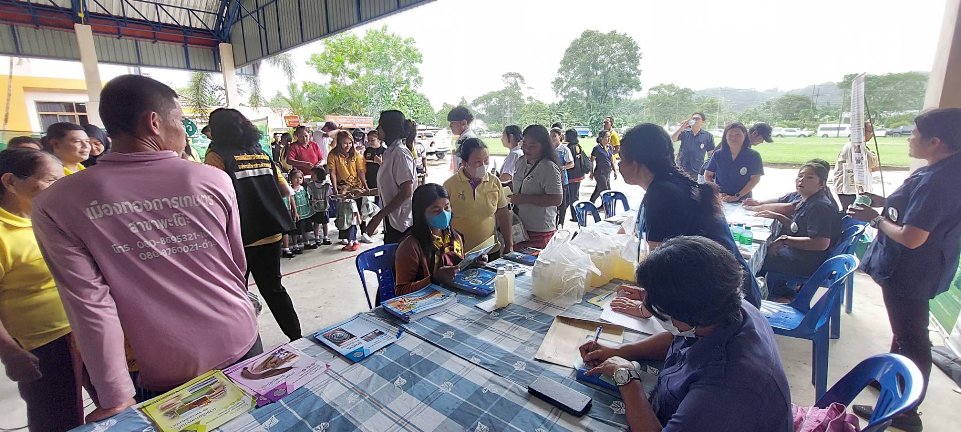 สำนักงานประมงจังหวัดระนอง ร่วมออกหน่วยบริการเกษตรกร โครงการคลินิกเกษตรเคลื่อนที่ในพระราชานุเคราะห์ สมเด็จพระบรมโอรสาธิราช ฯ สยามมกุฎราชกุมาร เฉลิมพระเกียรติ