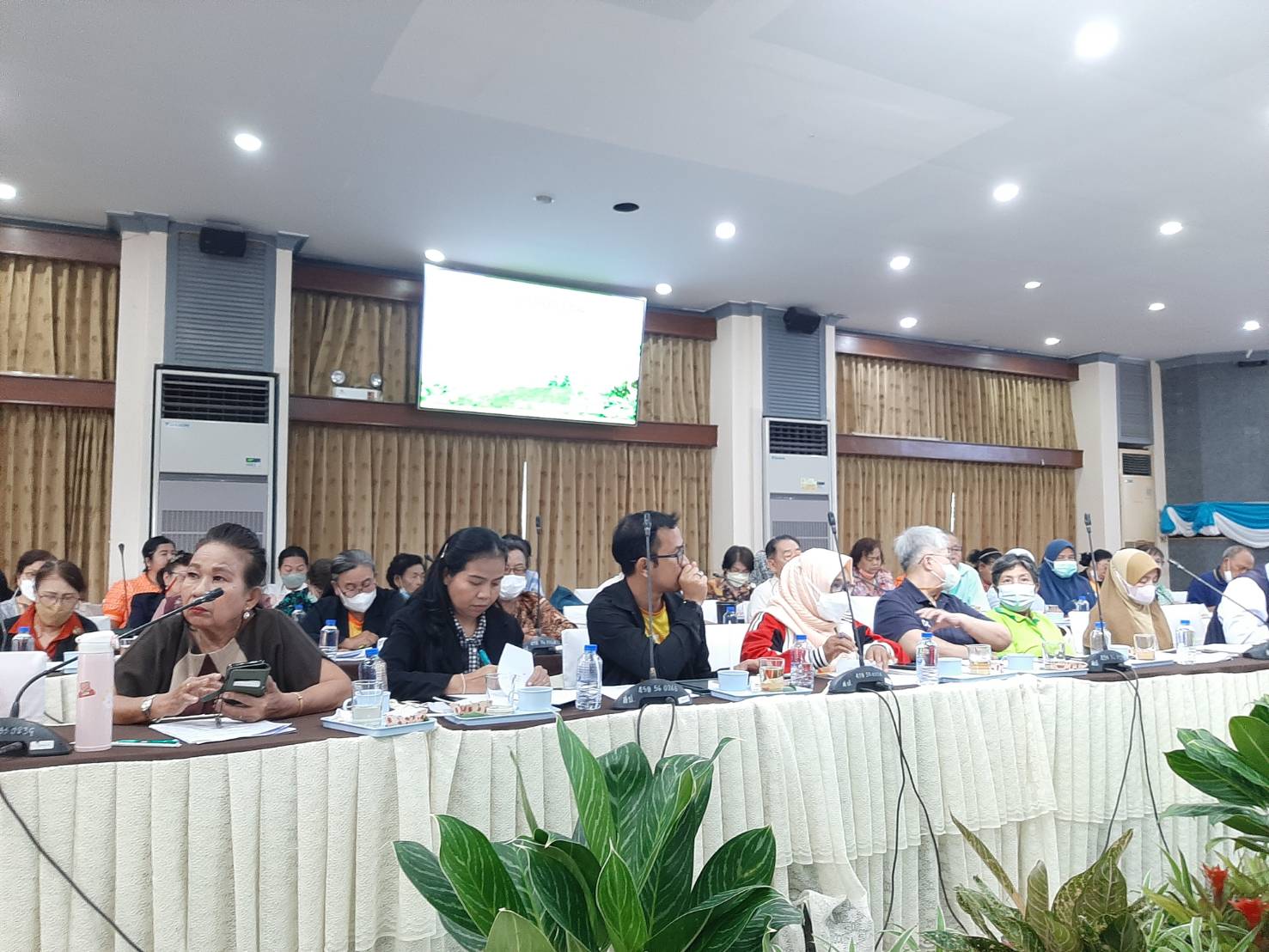ประชุมการประชาสัมพันธ์ข้อมูลข่าวสารของหน่วยงานราชการ..คลิก