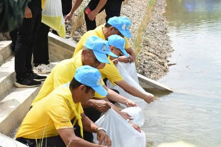 สำนักงานประมงจังหวัดสตูลเข้าร่วมกิจกรรมจิตอาสา เนื่องในโอกาสวันสำคัญของชาติไทย วันคล้ายวันสวรรคตของสมเด็จพระศรีนครินทราบรมราชชนนานี