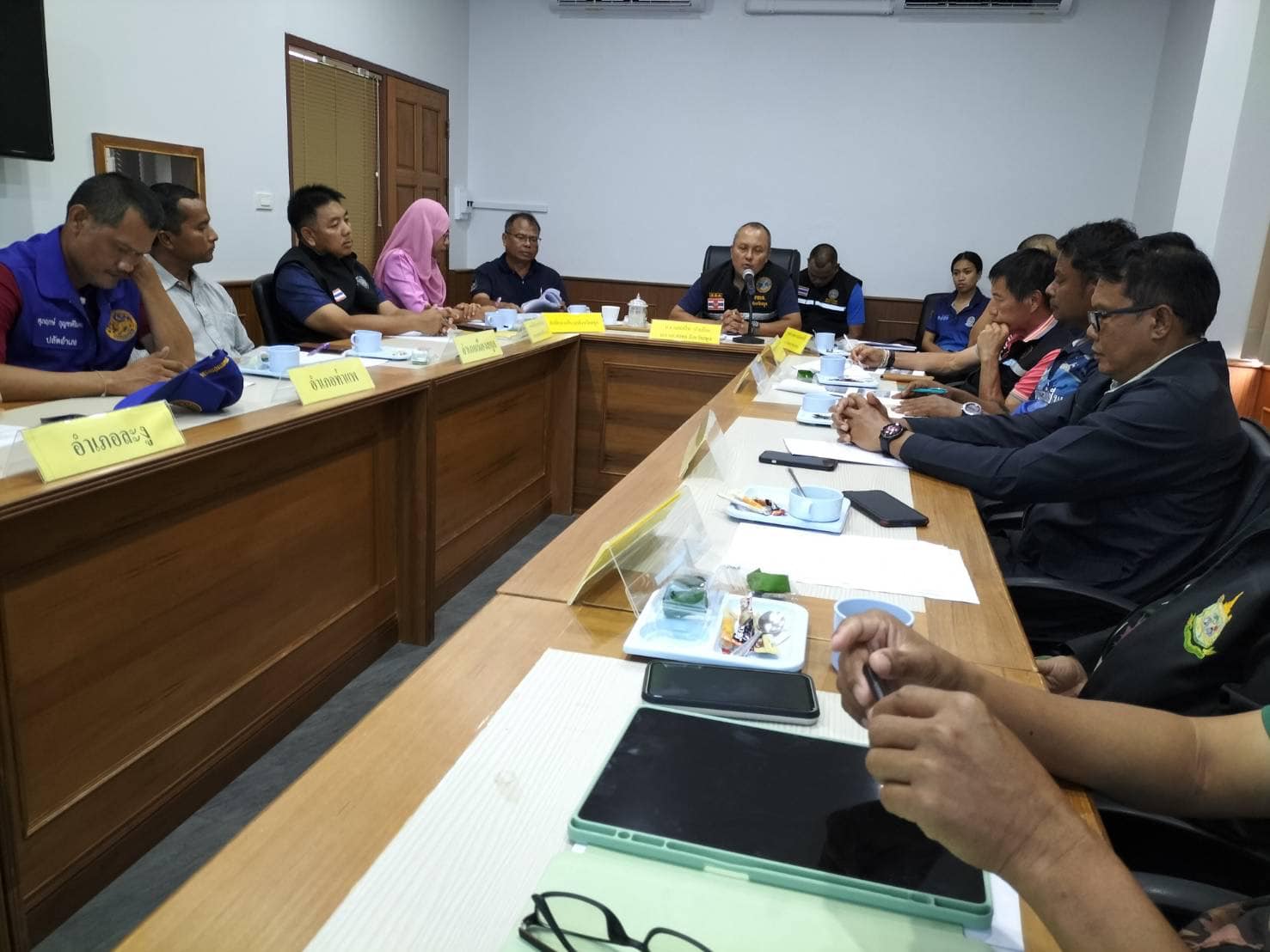 สำนักงานประมงจังหวัดสตูลเข้าร่วมประชุมเจ้าหน้าที่หน่วยงานใน ศรชล. จังหวัดสตูล และหน่วยงานที่เกี่ยวข้อง เรื่อง การบูรณาการกำลังรื้อถอนเครื่องมือประมงผิดกฎหมาย 