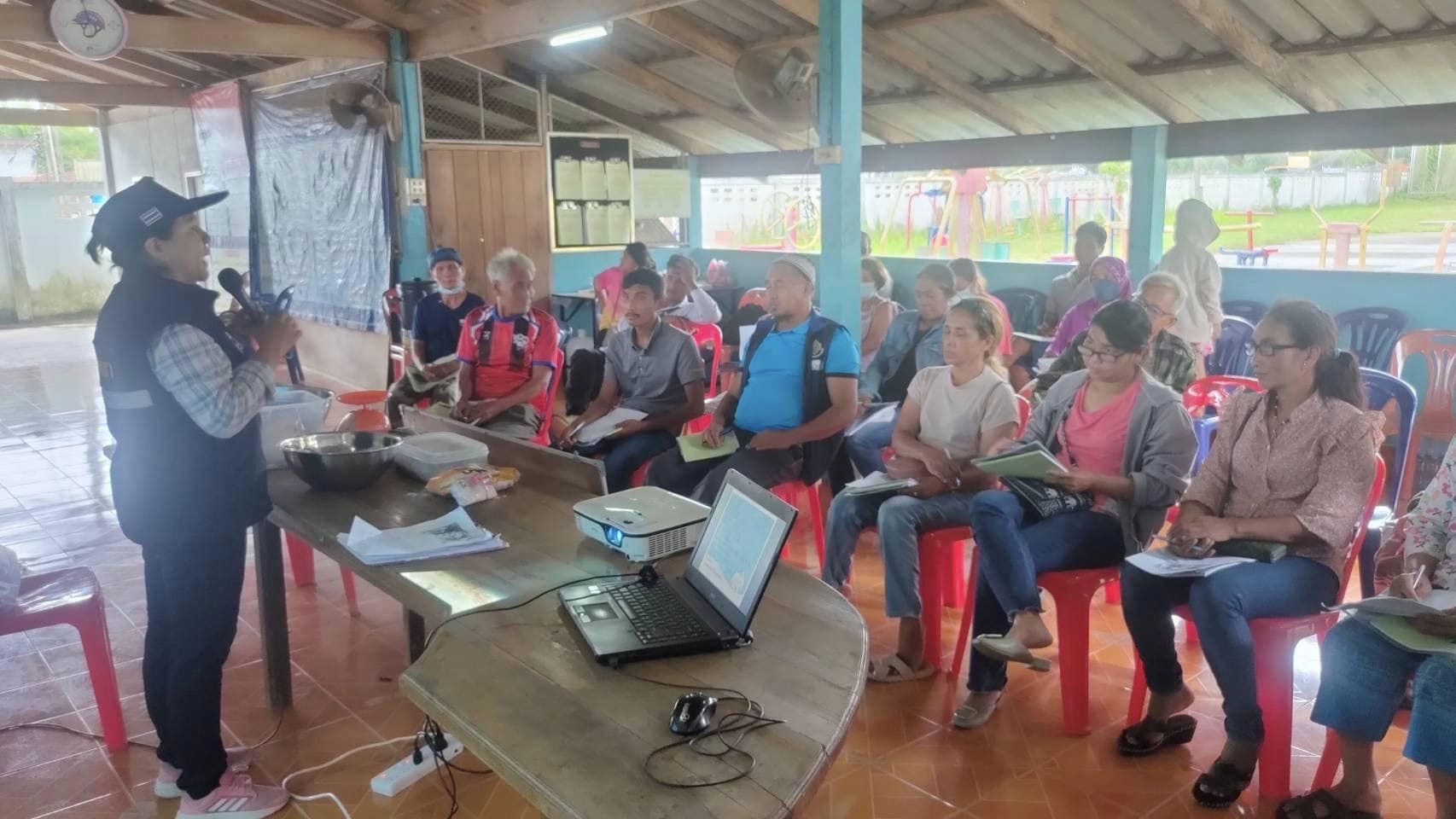 สำนักงานประมงจังหวัดสตูลจัดการฝึกอบรมเชิงปฏิบัติการ โครงการประมงสร้างอาชีพเพื่อการฟื้นฟูกู้วิกฤตโควิด 19