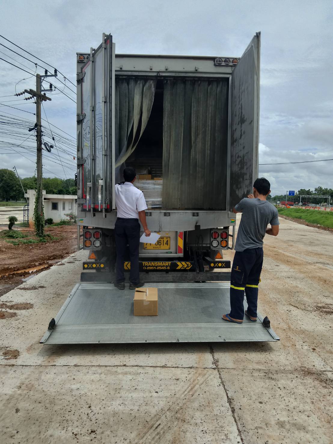 ตรวจสอบสินค้าประมง ส่งออกไปยัง สปป.ลาว..คลิก