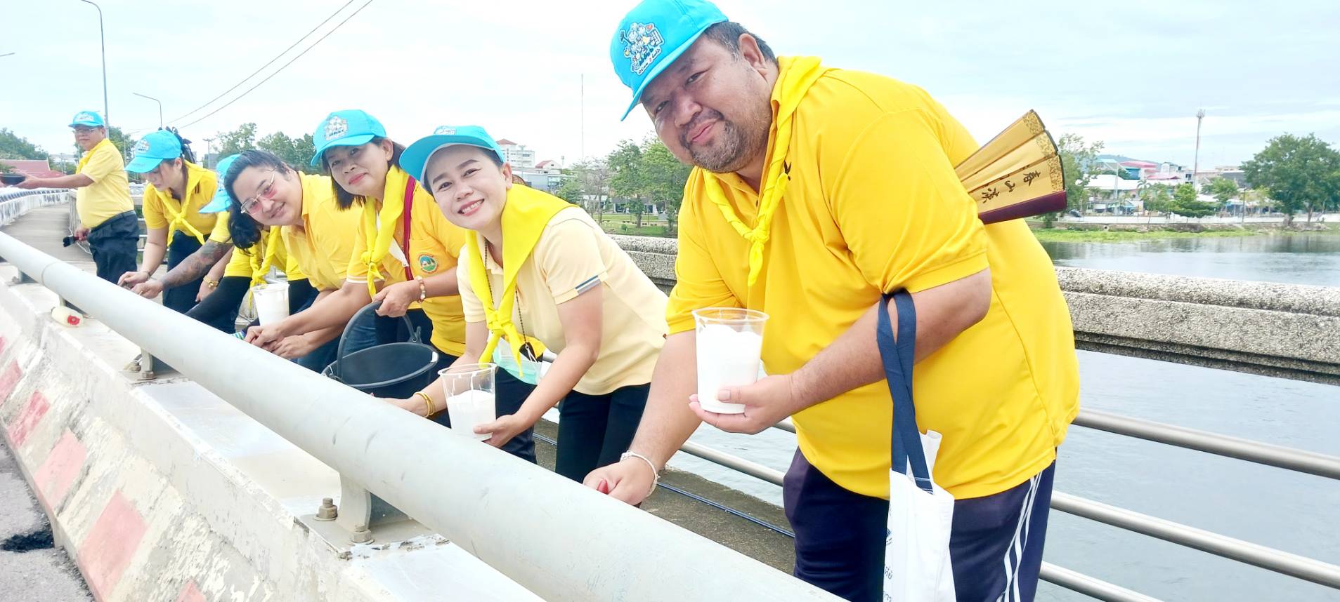 ร่วมกิจกรรมจิตอาสาทาสีสะพานสมเด็จพระสังฆราชญาณสังวร เนื่องในวันเฉลิมพระชนมพรรษา พระบาทสมเด็จพระปรเมนทรรามาธิบดีศรีสินทรมหาวชิราลงกรณ พระวชิรเกล้าเจ้าอยู่หัว