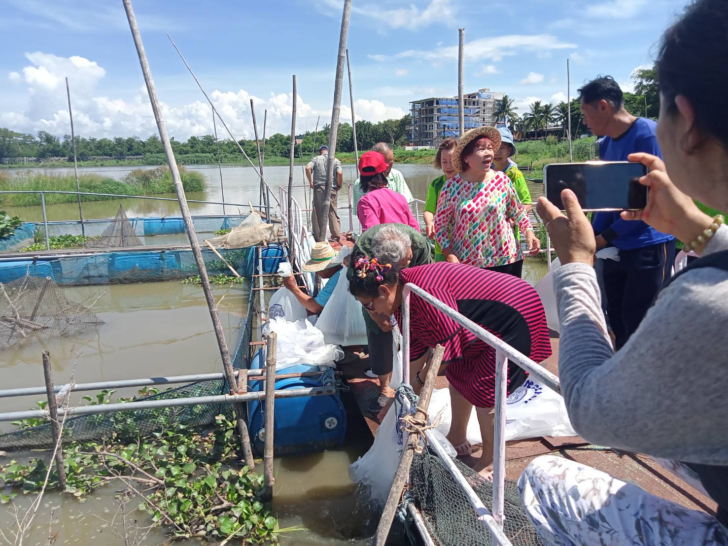 ปล่อยพันธุ์ปลา ในโครงการตามแผนปฏิบัติราชการประจำปีของจังหวัดพะเยา ประจำปีงบประมาณ พ.ศ.2566