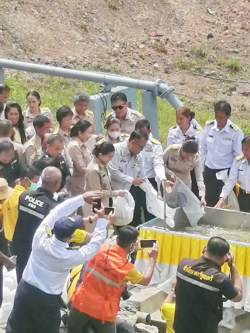 ปล่อยพันธุ์สัตว์น้ำเนื่องในวันเฉลิมพระชนมพรรษา..คลิก