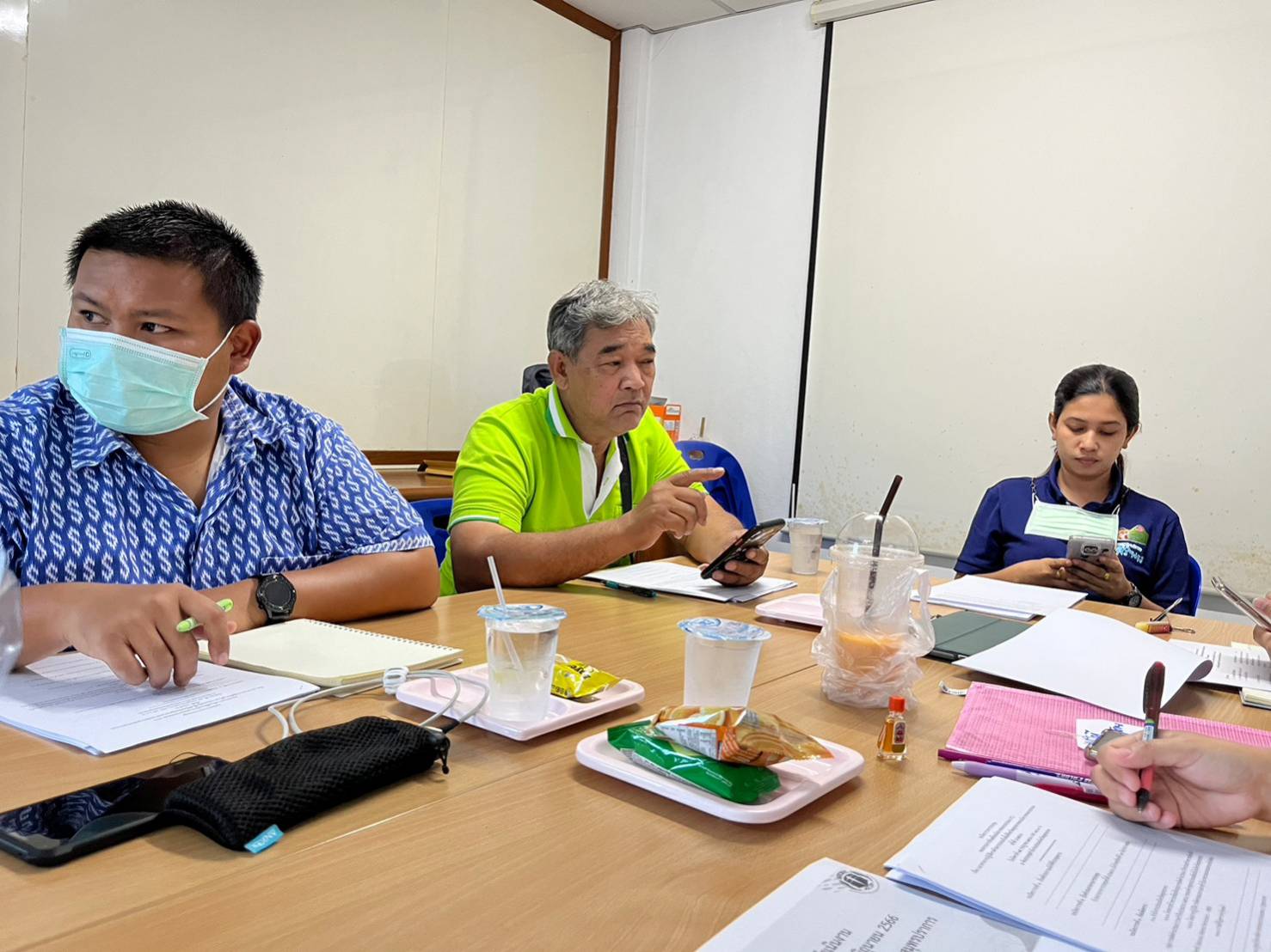 เข้าร่วมประชุมคณะกรรมการขับเคลื่อนนโยบายของกรมประมง (Fisheries Co-ordinator:FC)จังหวัดสมุทรสาคร..คลิก