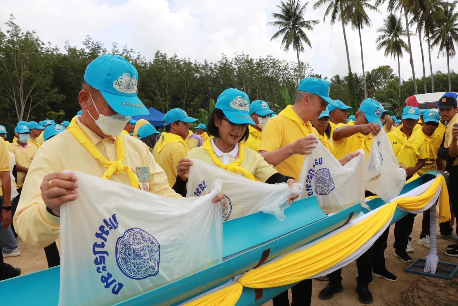 สำนักงานประมงจังหวัดสตูลเข้าร่วมกิจกรรมจิตอาสาพัฒนา เนื่องในโอกาสวันเฉลิมพระชนมพรรษาพระบาทสมเด็จพระเจ้าอยู่หัว 28 กรกฎาคม 2566
